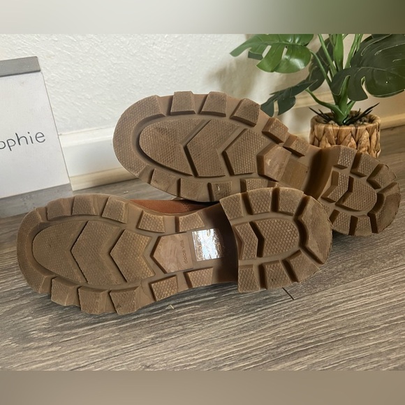 Dolce Vita Rubi Boots in cognac and (faux) snakeskin. Size 7.5 - Picture 6 of 12